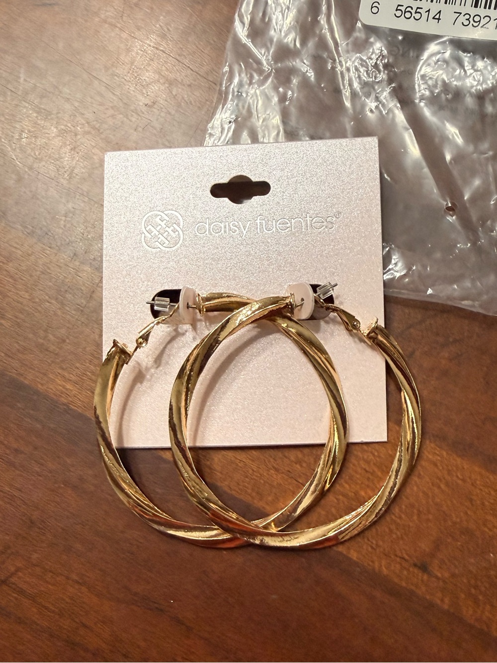 Daisy Fuentes Twisted Hoop Earrings in Gold